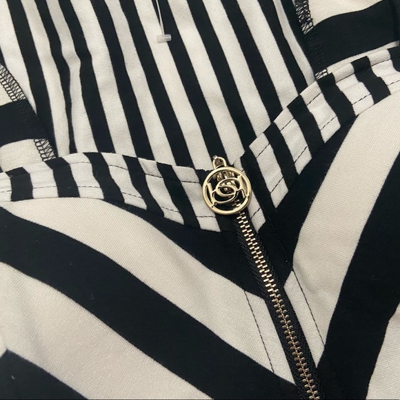 BEBE nwot striped chevron b&w tank top with zipper - Picture 6 of 7